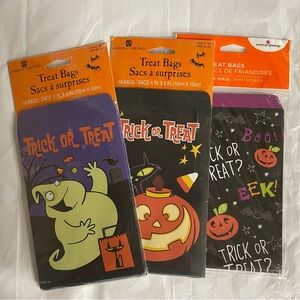 Halloween vintage paper treat bags. nip.